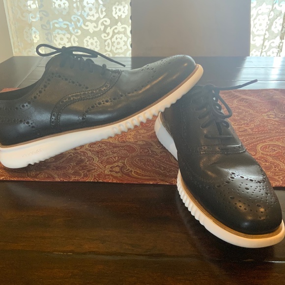 Cole Haan Men's Originalgrand Remastered Wing Tip Oxford in black, size 10.5, - Picture 1 of 8
